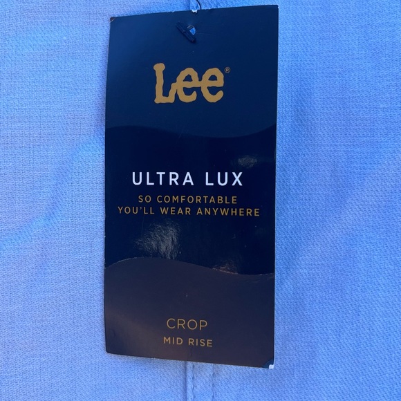 Lee Ultra Lux Capri’s, Size 10 NWT - Picture 3 of 6